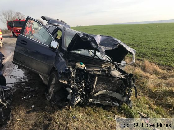Doi soţi din BRAŞOV au murit în accidentul rutier produs ieri, în Mureş (GALERIE FOTO) 3 accident mures 4_245141.jpg