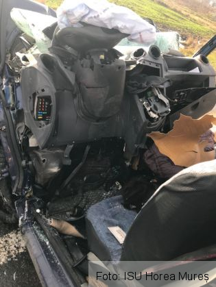 Doi soţi din BRAŞOV au murit în accidentul rutier produs ieri, în Mureş (GALERIE FOTO) 5 accident mures 5_245142.jpg