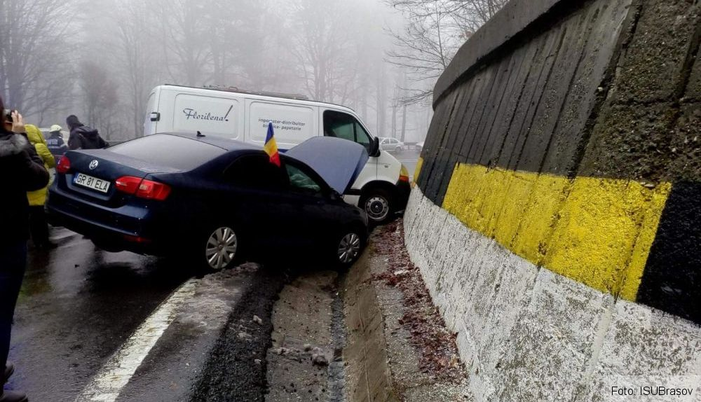 BRAȘOV. Accident cu două victime între Timiș și Predeal!!! - FOTO 2 accident_41.jpg