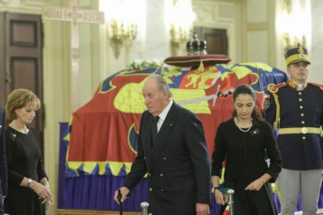 Capete încoronate și zeci de mii de români îi aduc un ultim omagiu Regelui Mihai 2 funeralii2_245256.jpg