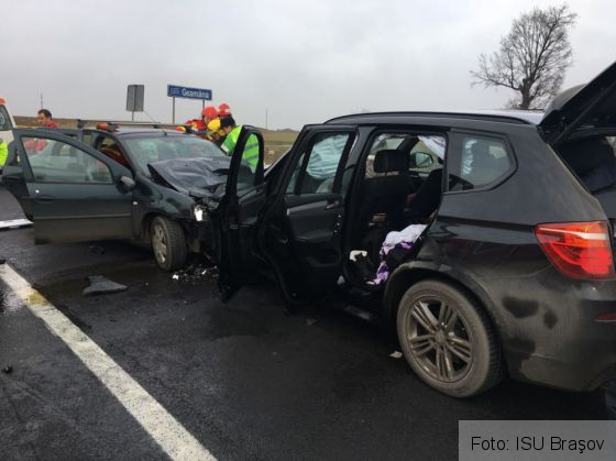 BRAŞOV. Accident pe DN 1, între Codlea şi Vlădeni (foto). Update: Sunt cinci victime 2 IMG-20180105-WA0001_246016.jpg