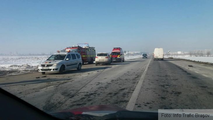 BRAŞOV. Accident pe DN 1, provocat de un şofer olandez care ieşea din benzinărie (FOTO) 2 accident fagaras_246872.jpg