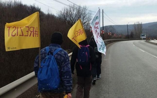 BRAȘOV. Protestatarii care merg pe jos de la Cluj la București au nevoie de ajutor 2 marscoruptiaucide1.jpg