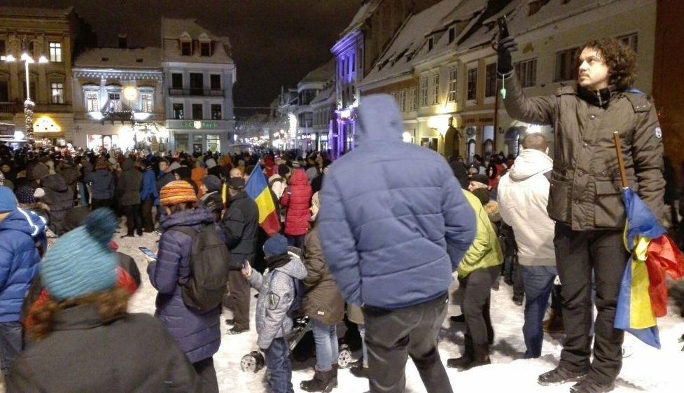Zeci de mii de oameni au participat la protestul anticorupție 3 protest20ianbrasov3.jpg