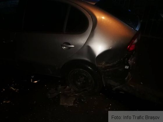 BRAȘOV. Cinci autovehicule avariate într-un incident produs pe strada Bisericii Române (FOTO) 2 accident bisericii 3_247417.jpg