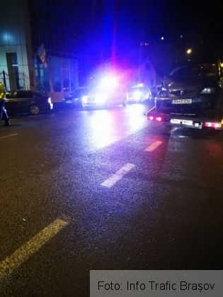 BRAȘOV. Cinci autovehicule avariate într-un incident produs pe strada Bisericii Române (FOTO) 3 accident bisericii_247418.jpg