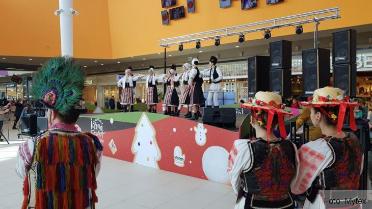 Maratonul Dansului de 10 2 19554979_1796309553733742_8158478957881065472_n_248729.jpg