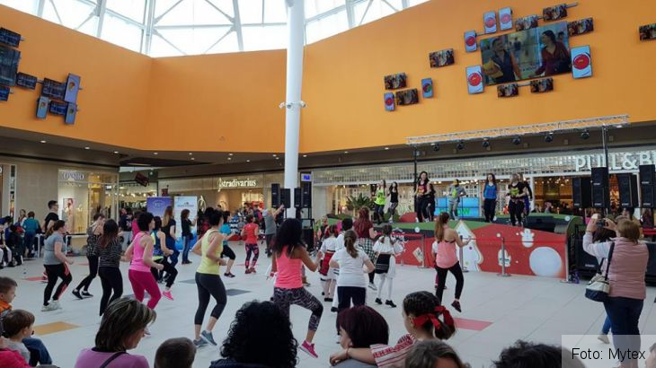 Maratonul Dansului de 10 4 28951704_1796336727064358_8530756045809647616_n_248727.jpg