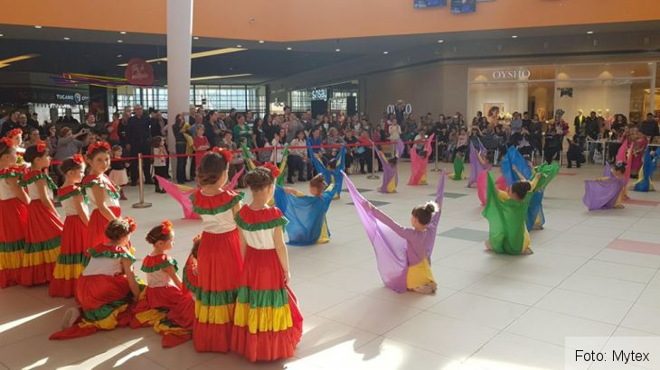 Maratonul Dansului de 10 5 29025556_1796338647064166_6036116861358178304_n_248728.jpg