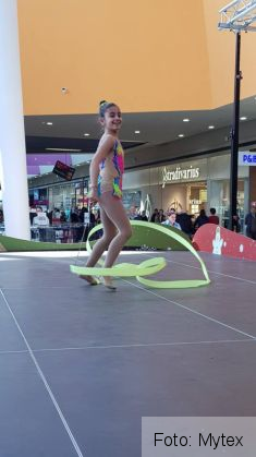 Maratonul Dansului de 10 7 29025755_1796309523733745_6659204929678213120_n_248731.jpg