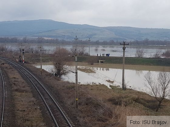 Update. BRAŞOV. Acţiunea de salvare de la Mândra continuă! Inundaţiile provoacă probleme în continuare şi în alte zone din judeţ (FOTO) 3 IMG-20180315-WA0010_248854.jpg