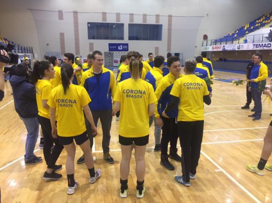 BRAȘOV. Surpriză pentru handbalistele de la Corona - GALERIE FOTO 3 handbalpolo1_248576.jpg