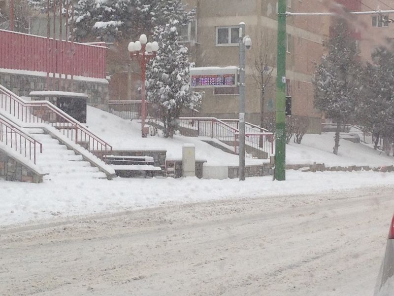 BRAŞOV. RATBV: „Circulaţie în condiţii de iarnă”. Autobuzele şi troleibuzele au întârzieri 2 img-0995.jpg