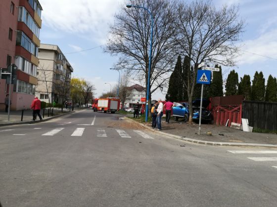 BRAŞOV. Accident în Tractorul (FOTO) 5 30624433_1009626822536211_6283695329103577088_o_250128.jpg