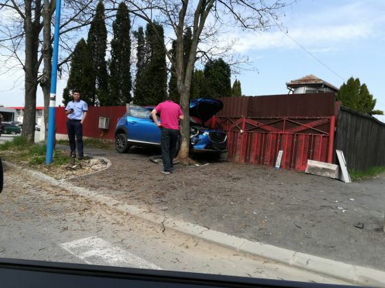 BRAŞOV. Accident în Tractorul (FOTO) 2 30652295_1009626722536221_4252414525262790656_o_250125.jpg