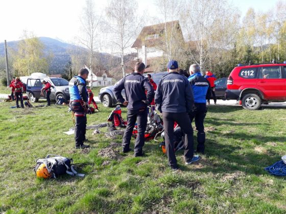 Update. BRAŞOV. Salvatorii montani, pregătiri pentru recuperarea trupurilor reperate în Munţii Făgăraş. Al treilea turist este în continuare dispărut (FOTO) 4 IMG-20180411-WA0006_250116.jpg