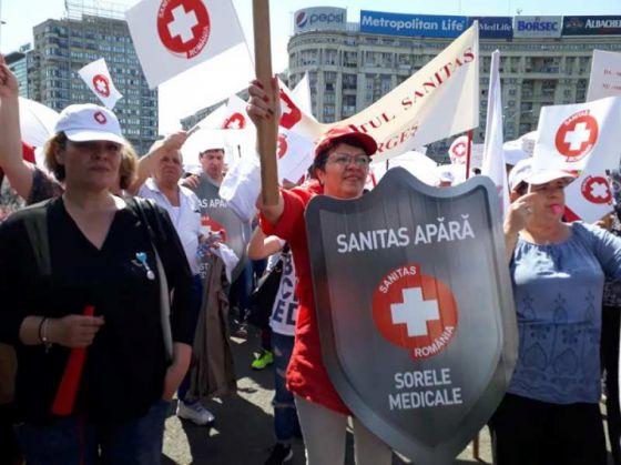 sanitas protest2_250814.jpg
