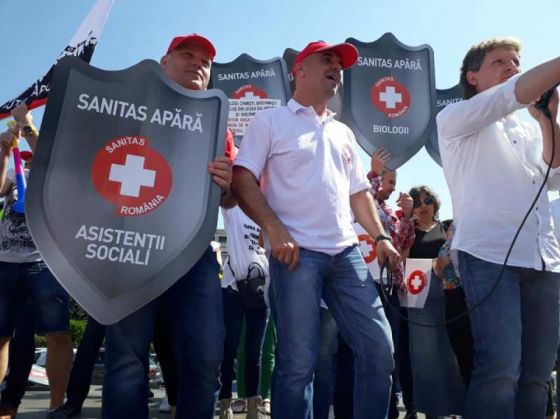 sanitas protest3_250806.jpg
