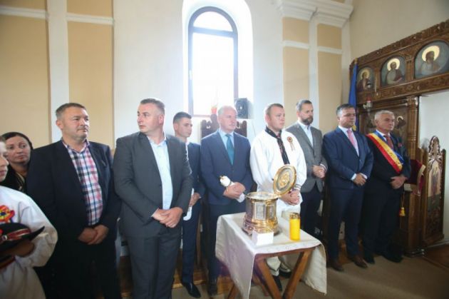 BRAȘOV. Biserica din Cața a fost sfințită după restaurare 3 Biserica din Cata2_251897.jpg