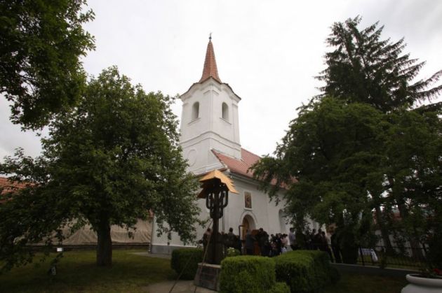 BRAȘOV. Biserica din Cața a fost sfințită după restaurare 2 Biserica din Cata_251900.jpg