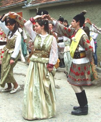 Tinerii_din Cacova3_251178.jpg