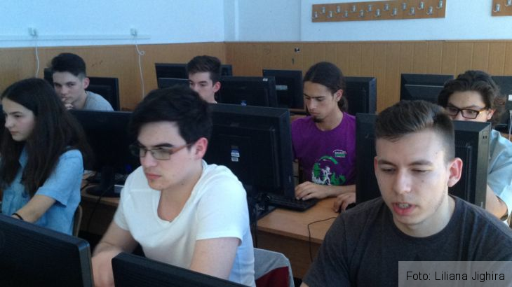 elevi_Info_prof-Serban-Manu (2)_252412.JPG