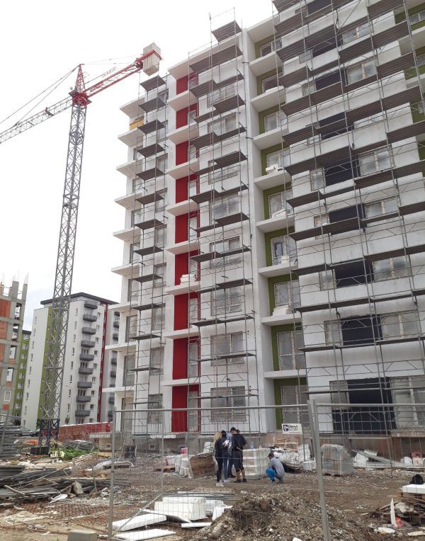 Update. BRAŞOV. Bărbatul căzut de la etaj, în Avantgarden 3, a murit 2 img-20180510-wa0004.jpg