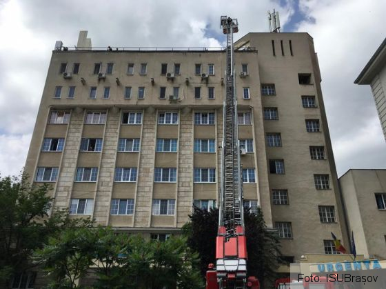 BRAȘOV. EXERCIȚIU ISU la Maternitate - gestionarea unei situații de urgență generată de un cutremur de 7.2 pe scara Richter - GALERIE FOTO 2 1_252786.jpg