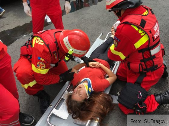 BRAȘOV. EXERCIȚIU ISU la Maternitate - gestionarea unei situații de urgență generată de un cutremur de 7.2 pe scara Richter - GALERIE FOTO 6 2_252790.jpg