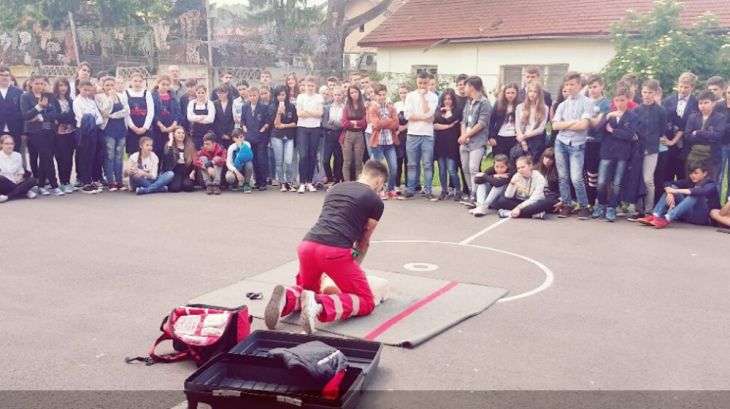 Sanitarii-priceputi-Crucea-Rosie (1)_252903.jpg