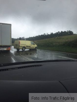 BRAŞOV. Accident pe DN 1, între un TIR şi o autoutilitară (FOTO) 2 accident persani 2_253466.jpg