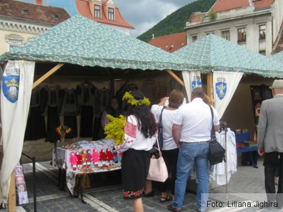 targ-mesteri-ii-Piata-Sfatului (2)_253288.JPG