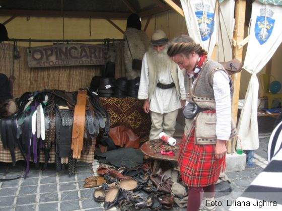 targ-mesteri-ii-Piata-Sfatului (4)_253291.JPG