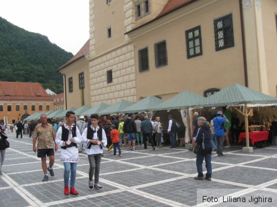 targ-mesteri-ii-Piata-Sfatului (7)_253294.JPG