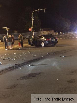 BRAȘOV. Accident cu trei victime, provocat de un taximetrist (FOTO) 2 accident taxi 2_254675.jpg