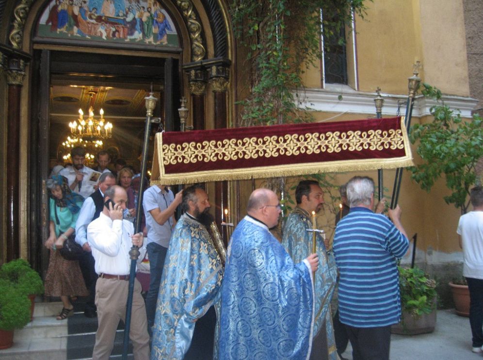 Biserica Piata Sfatului prohod parastas Adormirea Maicii Dom