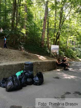 BRAȘOV. Curățenie Sub Tâmpa. S-au adunat zeci de saci cu gunoaie! GALERIE FOTO 4 PHOTO-2018-08-14-13-14-43_255501.jpg