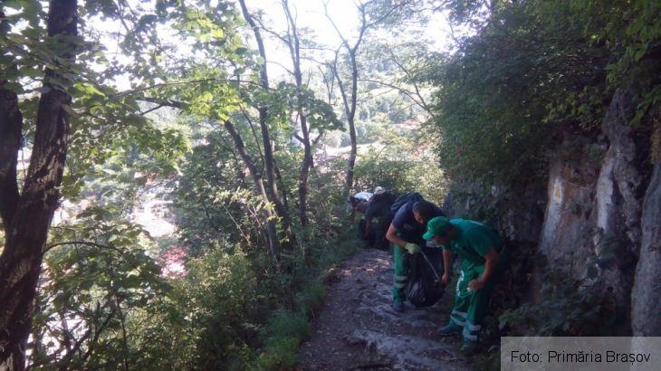 BRAȘOV. Curățenie Sub Tâmpa. S-au adunat zeci de saci cu gunoaie! GALERIE FOTO 3 PHOTO-2018-08-14-13-14-56_255507.jpg