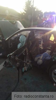 Un bărbat a murit, iar o gravidă și un copil au fost răniți într-un accident produs la Tulcea (foto) 2 accident tulcea 2_257952.jpeg