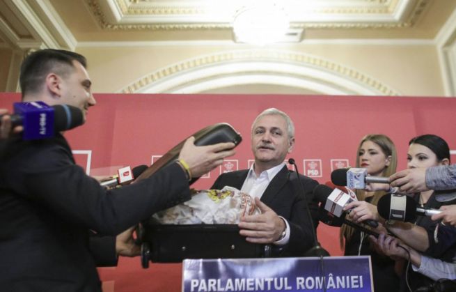 Dragnea-valize2_259258.jpg