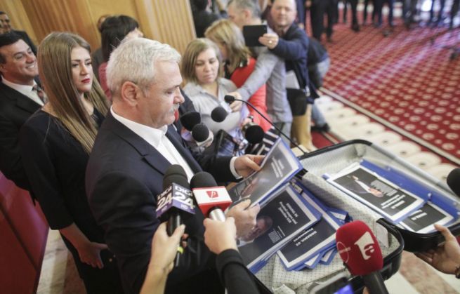 Dragnea-valize4_259259.jpg