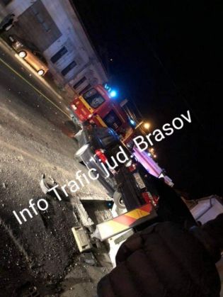 BRAȘOV. ULTIMA ORĂ. Accident cu două victime, în Cristian 5 FB_IMG_1541971746299_259583.jpg