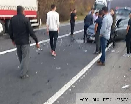 Update. BRAȘOV. Accident grav pe DN 1! Traficul este întrerupt. IJP: Evenimentul rutier a fost produs de un șofer japonez (FOTO) 3 accidentpedn12_2.jpg