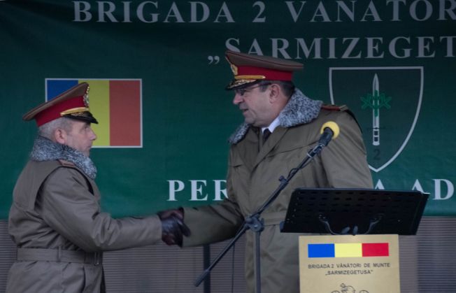 BRAŞOVUL are din nou un general în activitate 3 avansare-general-Cristian-Teglas2_260733.jpg