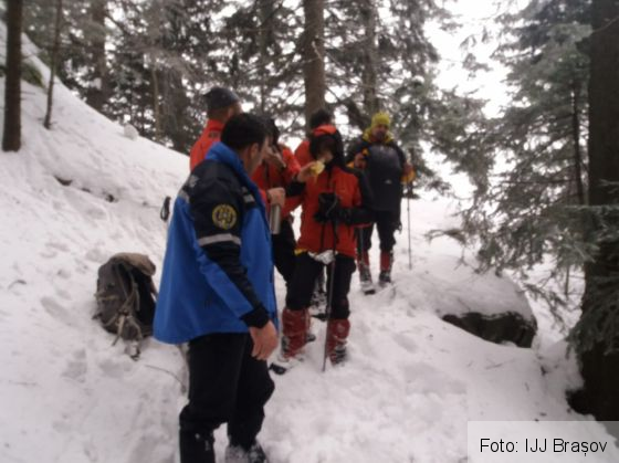 BRAȘOV. Trei turiști, printre care tată și fiu, recuperați de jandarmi și salvamontiști din Masivul Făgăraș (FOTO) 2 IMG-20190119-WA0007_262487.jpg