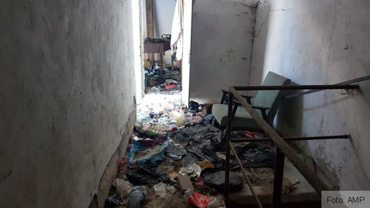 Update. BRAȘOV. Un al 18-lea cățel a fost găsit în viață, în adăpostul din Prejmer! Administratorul, în continuare căutat! Atenție la înșelăciuni!!! 5 adapost catei 5_262512.jpg