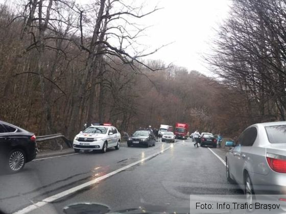 BRAȘOV. Patru victime, după răsturnarea unui autoturism pe DN 13 2 FB_IMG_1552736721536_264547.jpg