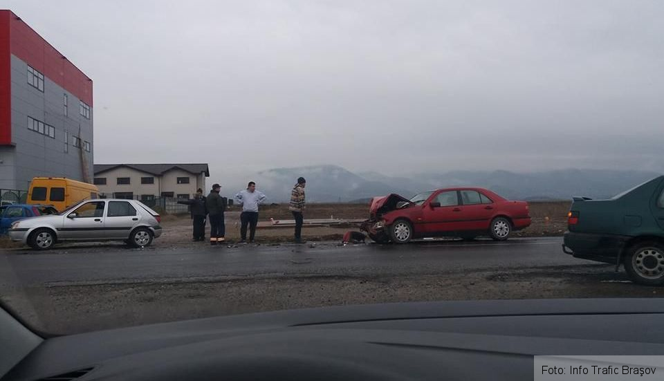 BRAȘOV. Tânărul care a provocat incidentul rutier spre Tărlungeni a fost reținut 2 accidenttarlungeni_6.jpg
