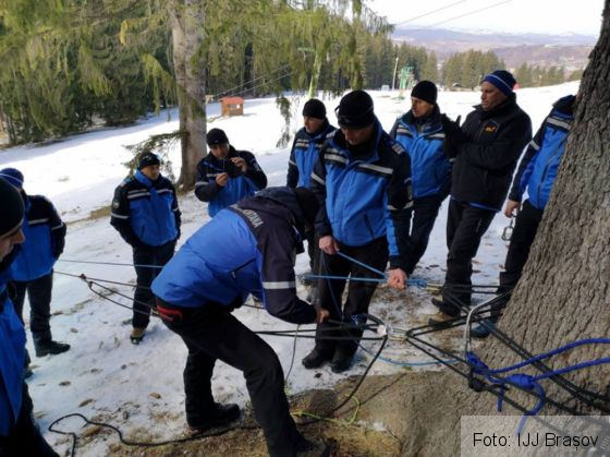BRAȘOV. Competiție de schi între salvamontiști, la Predeal 7 jandarmi montani_264050.jpg