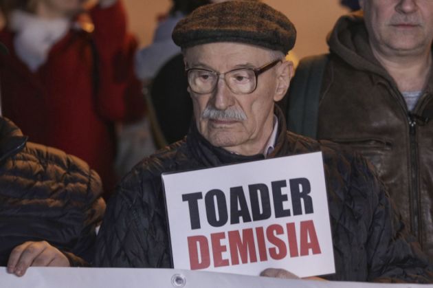 Proteste faţă de OUG 7: şi actorii au ieşit în stradă în semn de solidaritate cu magistraţii 4 protest-Rebengiuc1_264100.jpg